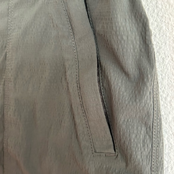 Athleta Trekkie Women’s Bermuda Shorts Size 2 - Picture 4 of 5